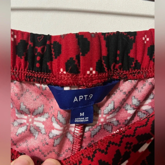 Apt 9 Women’s Gingerbread Man Size Medium Black, Red and White pants - Picture 4 of 5